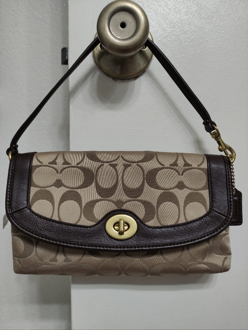 NWT Coach F50184 Signature Large Wristlet Khaki/Mahogany